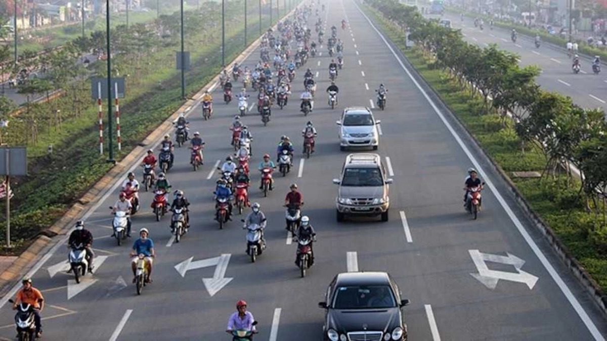 Thế nào là lỗi đi san làn đường?